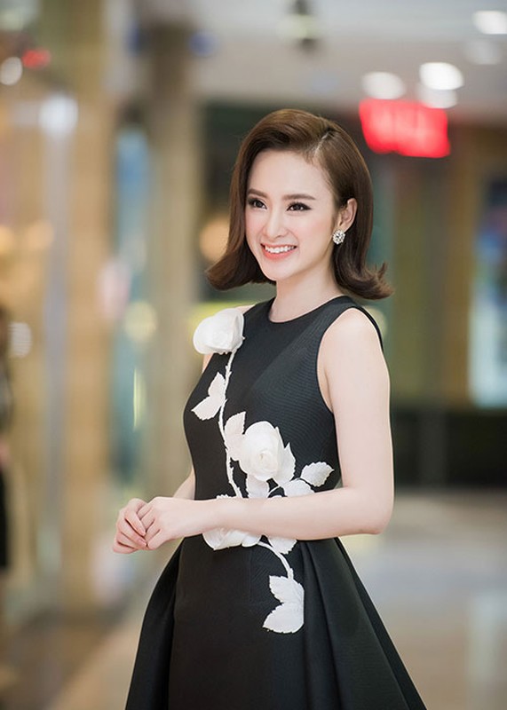 Angela Phuong Trinh dep long lay ra mat phim tai Ha Noi-Hinh-7